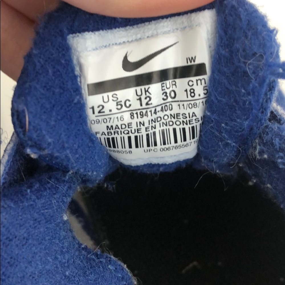 Kids Nike Sneakers - Picture 6 of 6